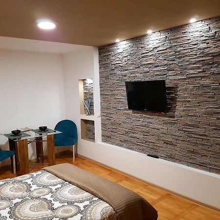 Woodstone Apartment Плоєшті Екстер'єр фото