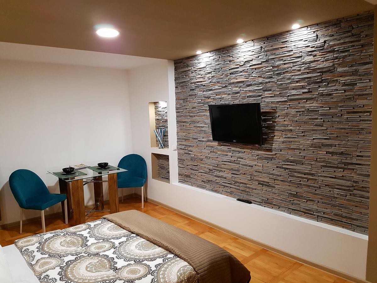 Woodstone Apartment Плоєшті Екстер'єр фото