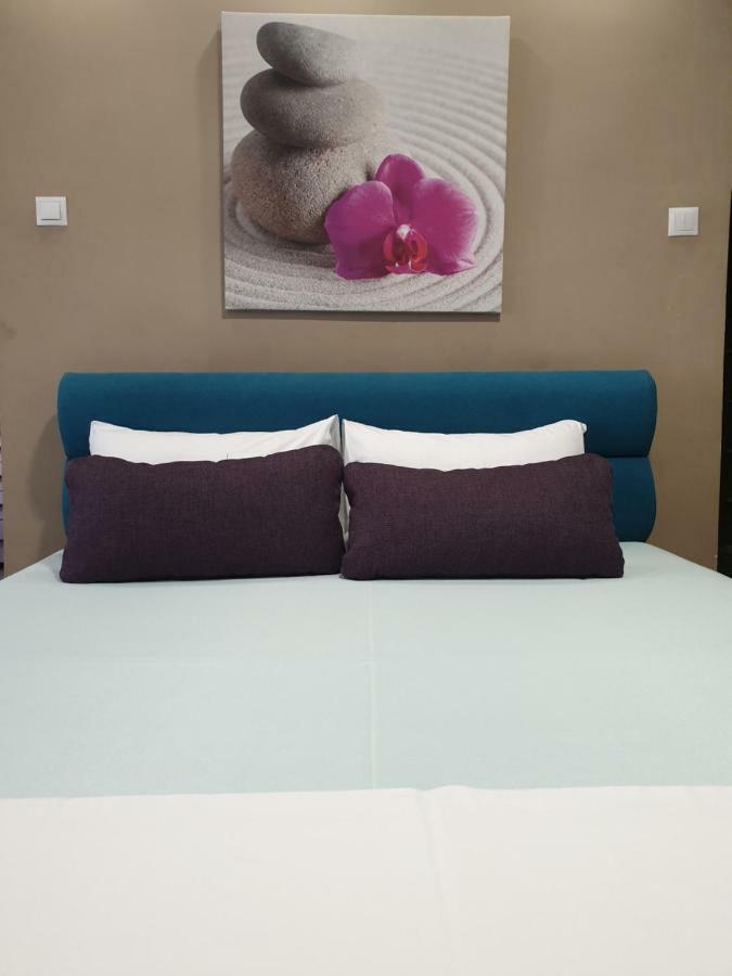 Woodstone Apartment Плоєшті Екстер'єр фото